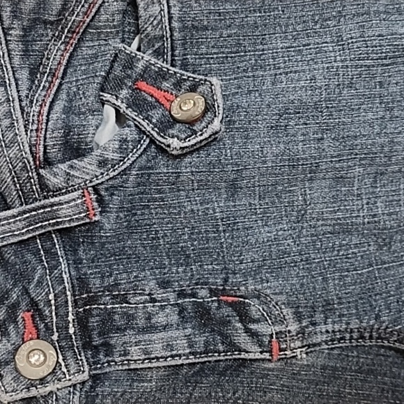 Candies Stretch Denim Capri Jeans Pink Stitching Rhinestone Buttons & Accents 12 - Picture 2 of 11